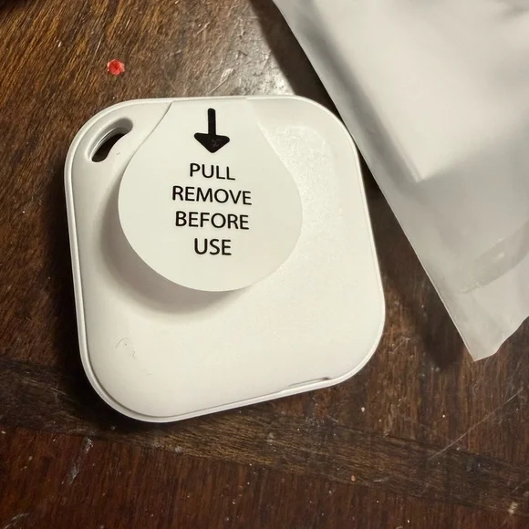 White Smart Tags - Picture 2 of 3